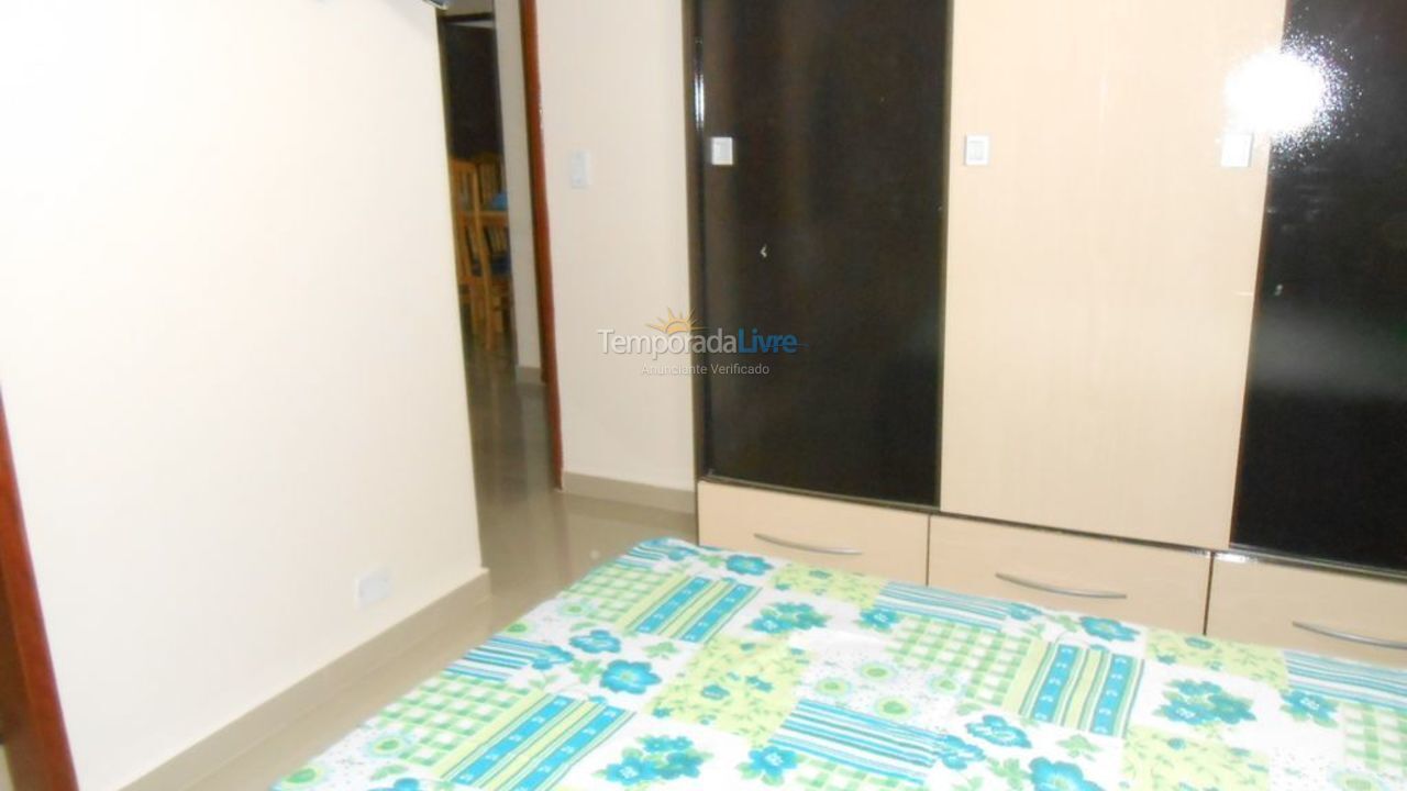 Apartment for vacation rental in Mongaguá (Centro)