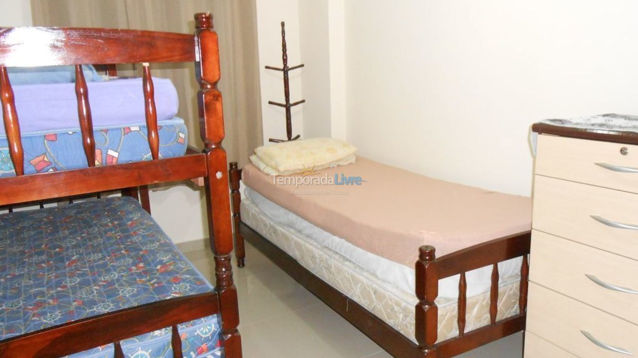 Apartment for vacation rental in Mongaguá (Centro)