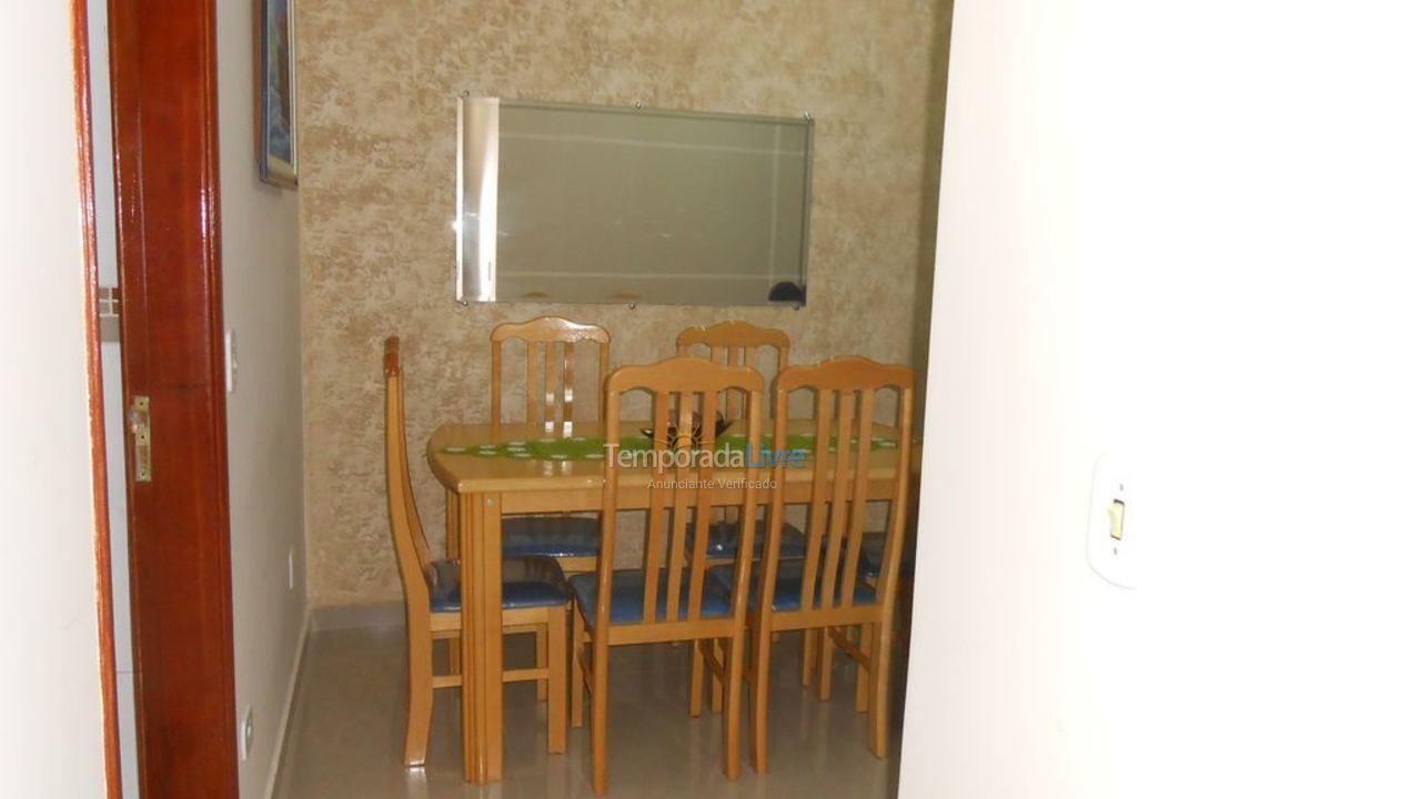 Apartment for vacation rental in Mongaguá (Centro)