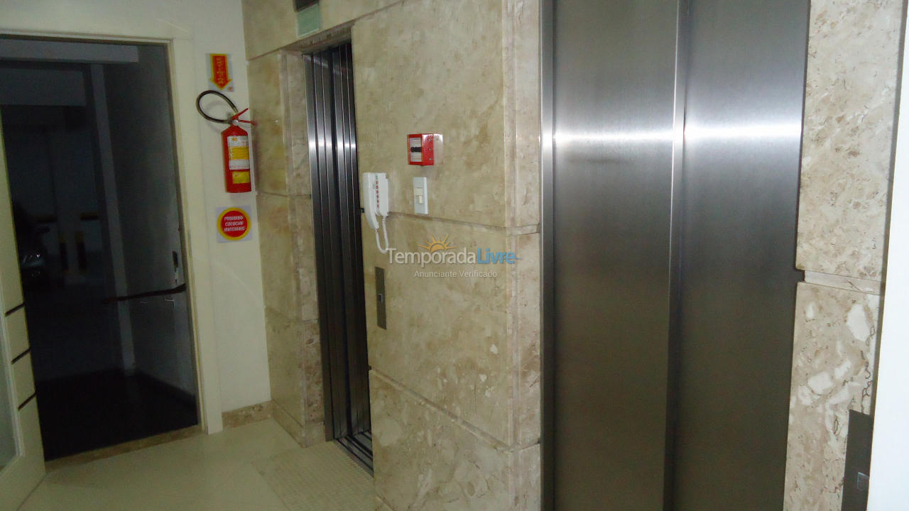 Apartamento para aluguel de temporada em Itapema (Meia Praia)