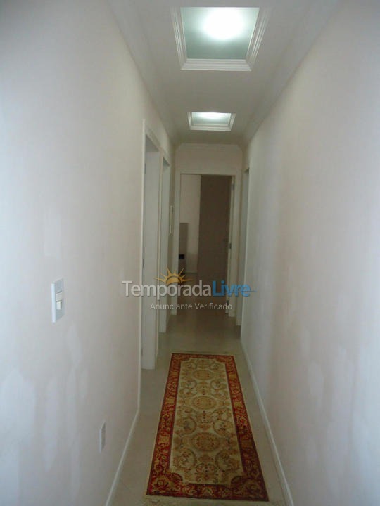 Apartamento para aluguel de temporada em Itapema (Meia Praia)