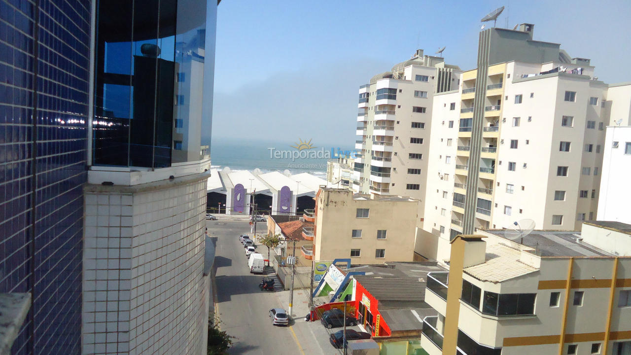 Apartamento para aluguel de temporada em Itapema (Meia Praia)