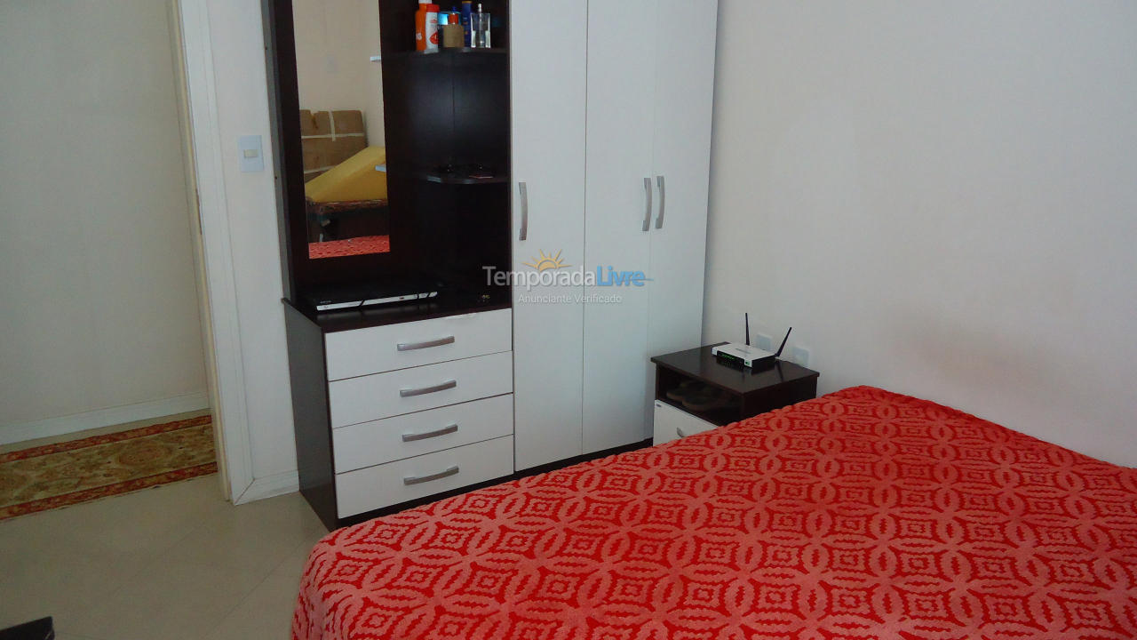 Apartamento para aluguel de temporada em Itapema (Meia Praia)