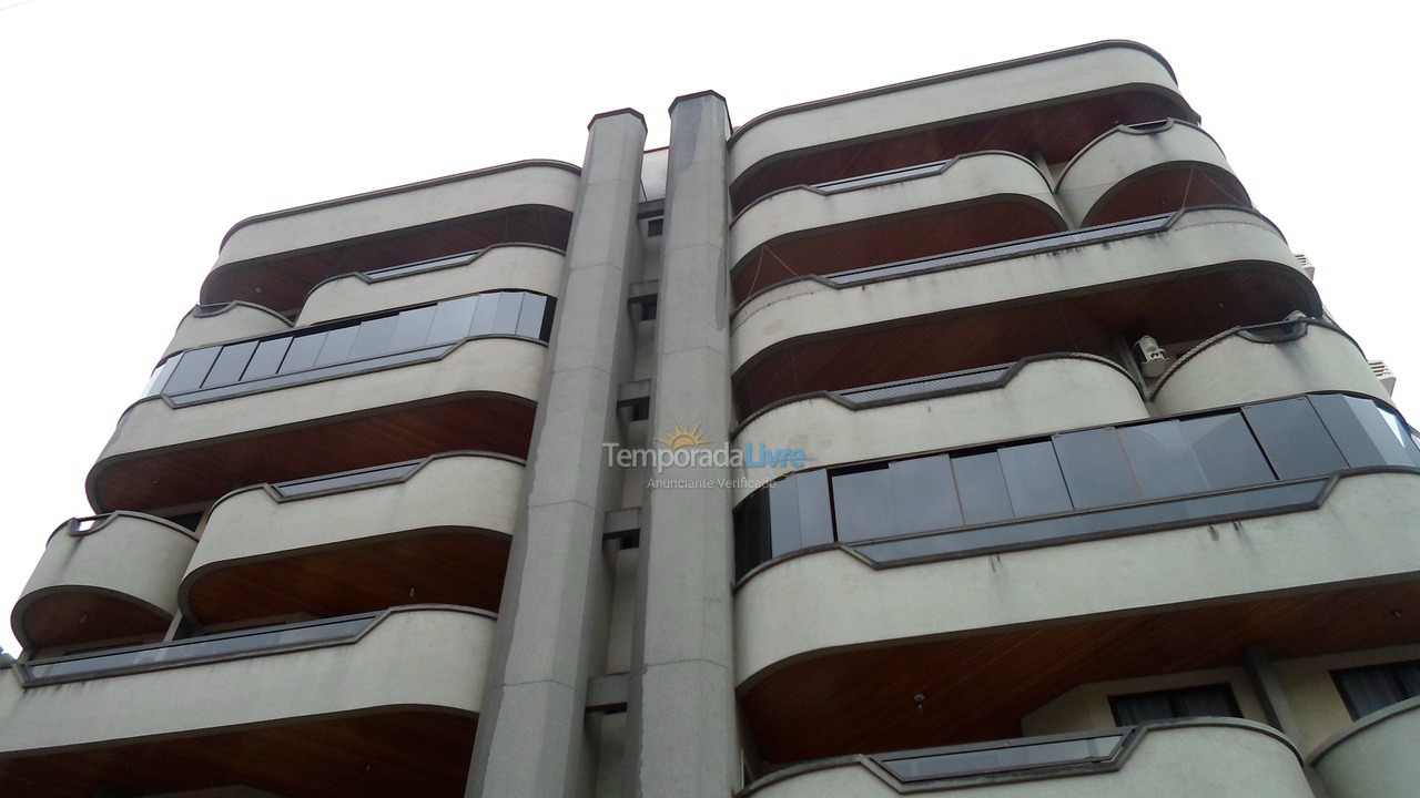 Apartamento para aluguel de temporada em Itapema (Meia Praia)