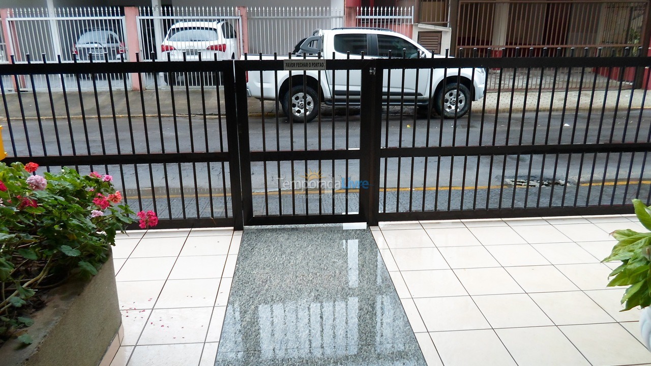 Apartamento para aluguel de temporada em Itapema (Meia Praia)