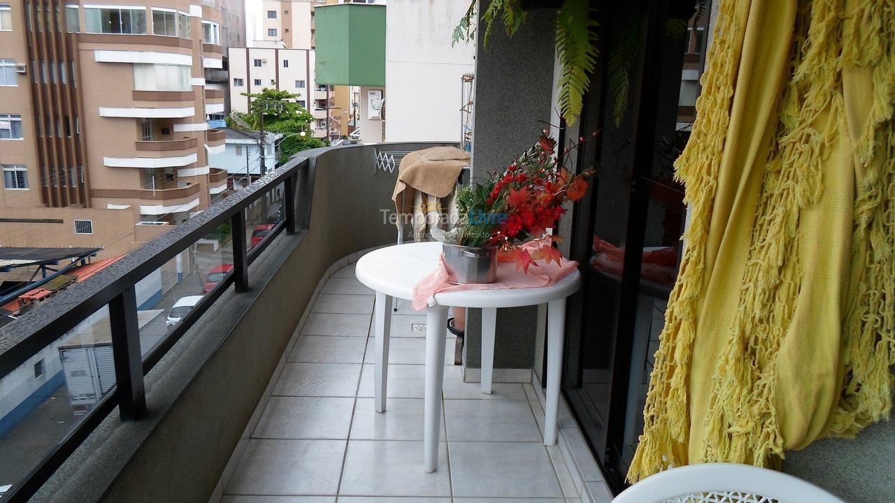 Apartamento para aluguel de temporada em Itapema (Meia Praia)