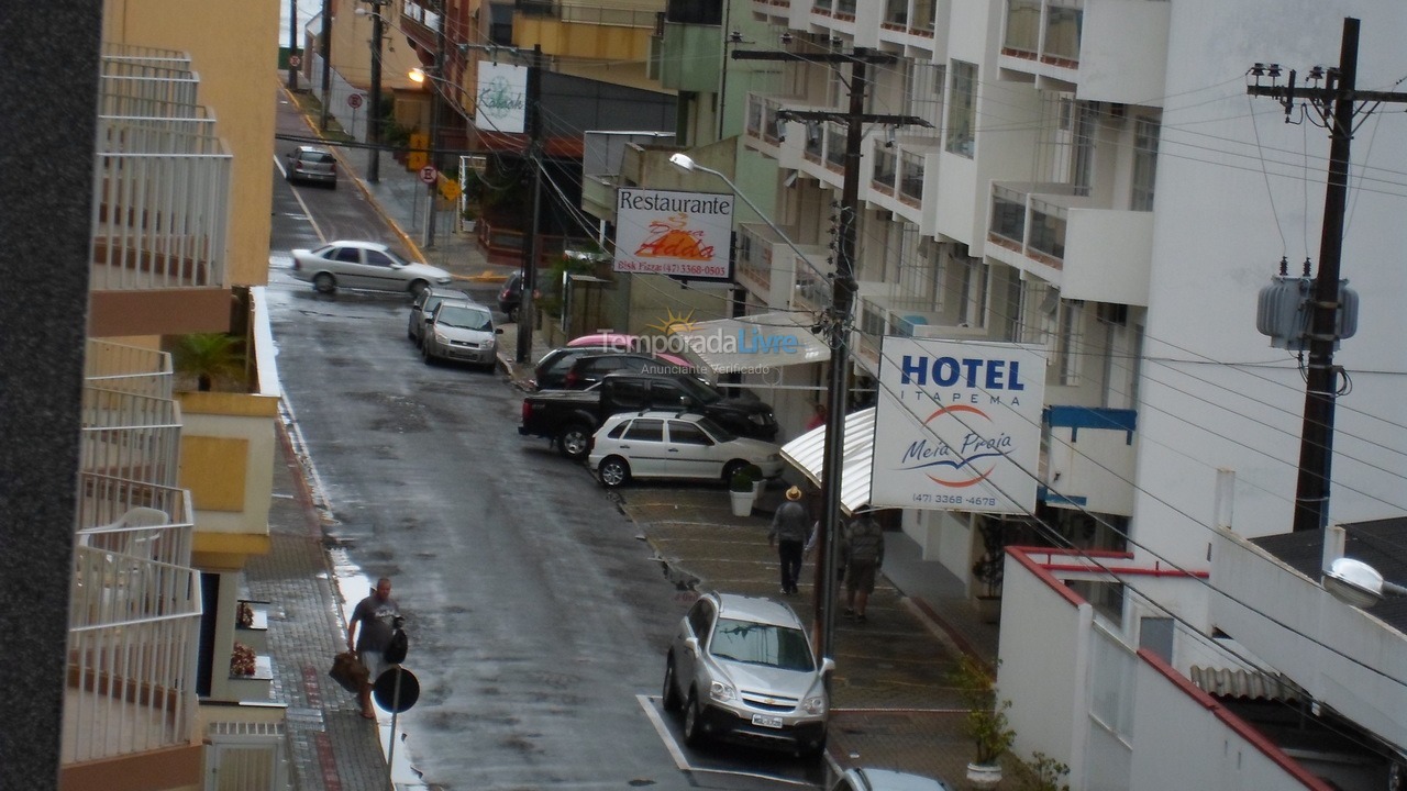 Apartamento para aluguel de temporada em Itapema (Meia Praia)