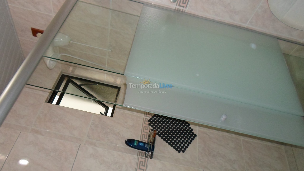 Apartamento para aluguel de temporada em Itapema (Meia Praia)