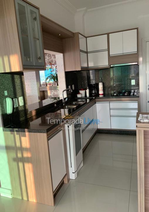 Apartamento para alquiler de vacaciones em Itapema (Meia Praia)