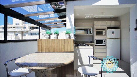 Ático con piscina privada, 4 dormitorios, cerca del mar.