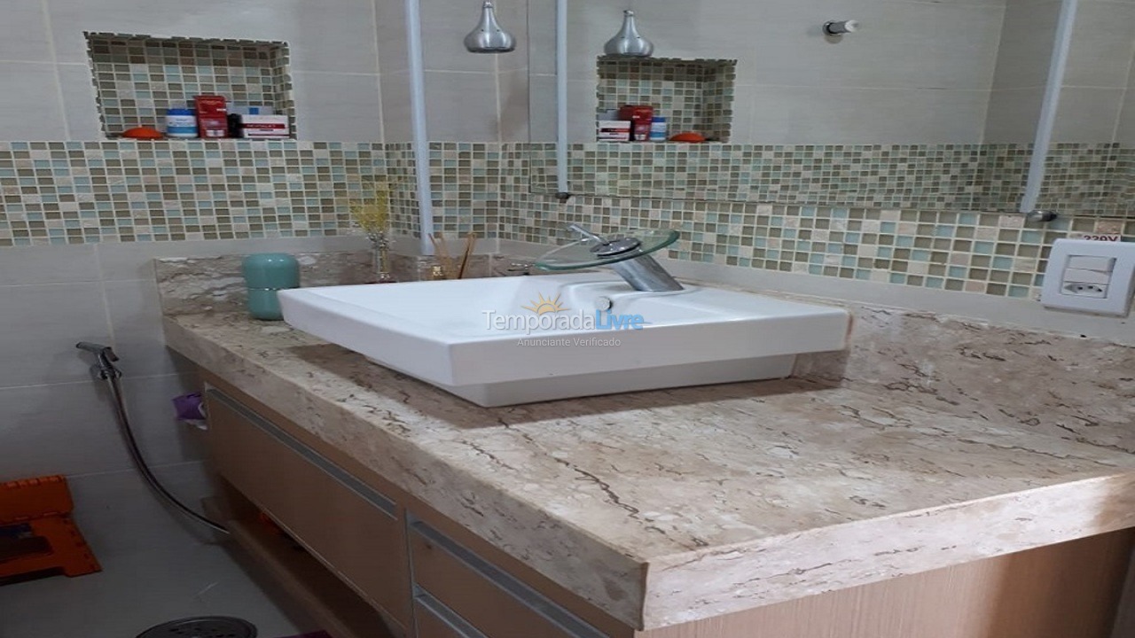 Apartamento para aluguel de temporada em Guarujá (Astúrias)