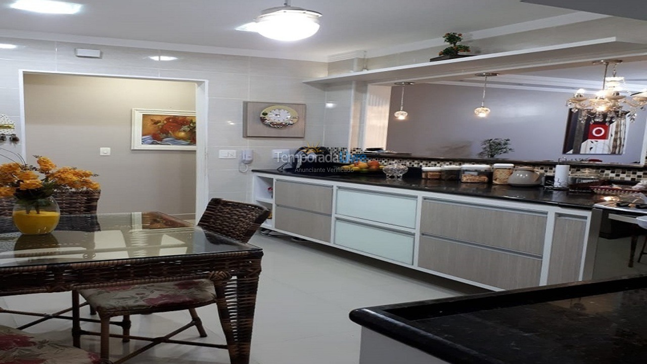 Apartamento para aluguel de temporada em Guarujá (Astúrias)