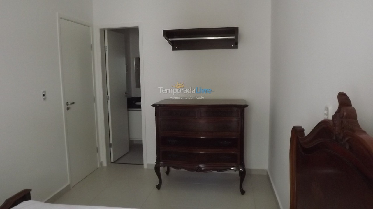 Apartamento para aluguel de temporada em Ubatuba (Praia das Toninhas)