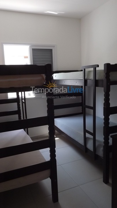 Apartamento para aluguel de temporada em Ubatuba (Praia das Toninhas)