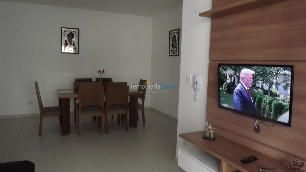 Apartamento para aluguel de temporada em Ubatuba (Praia das Toninhas)