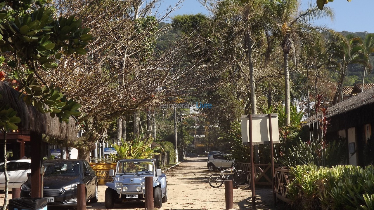 Apartamento para aluguel de temporada em Ubatuba (Praia das Toninhas)