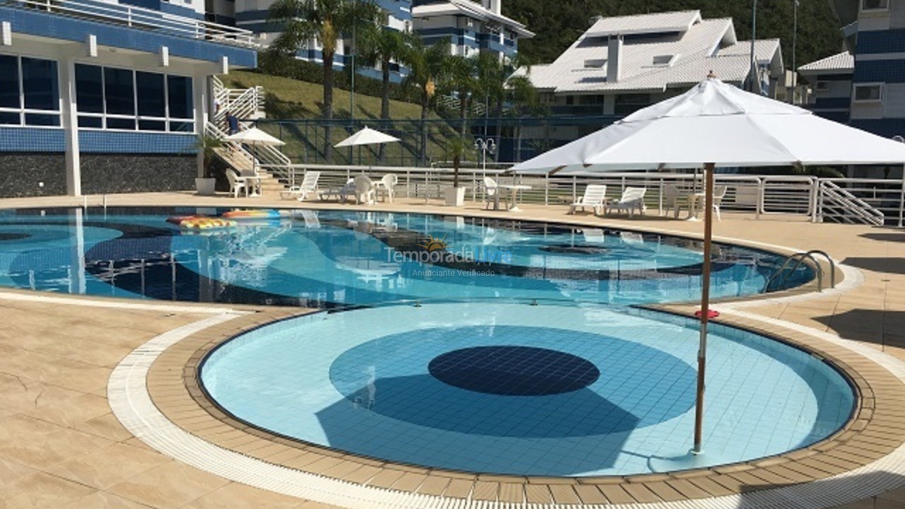 Apartamento para aluguel de temporada em Florianópolis (Praia Brava)