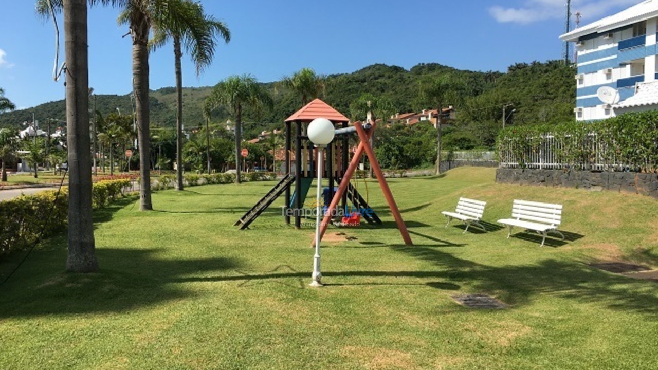 Apartamento para aluguel de temporada em Florianópolis (Praia Brava)