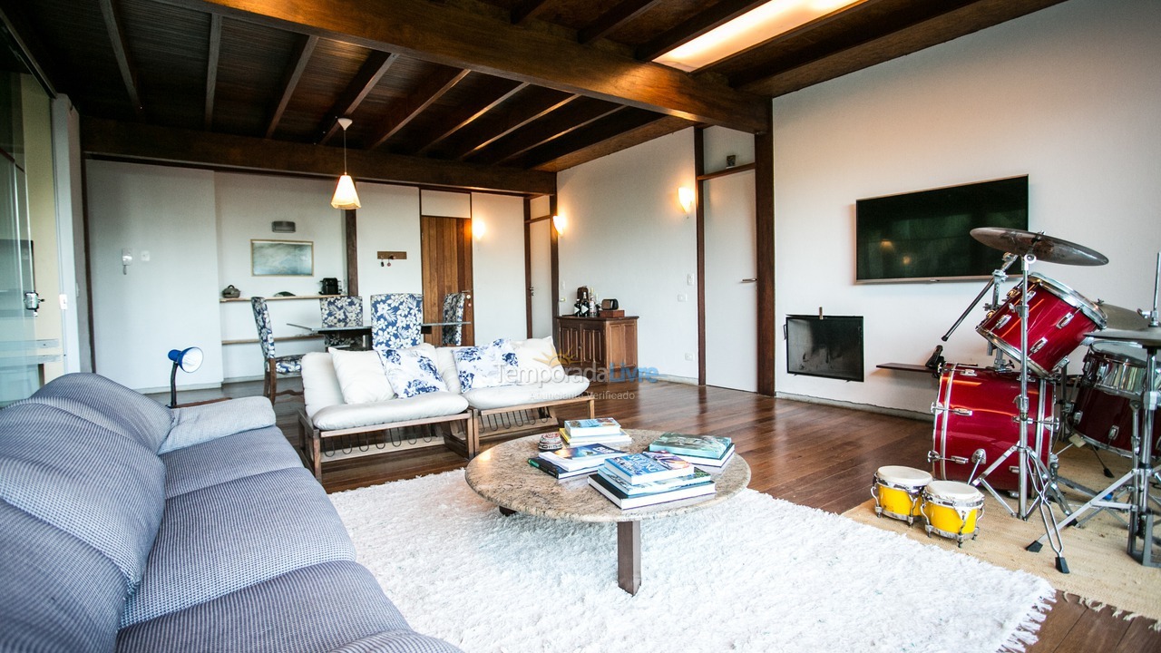 Casa para aluguel de temporada em São Sebastião (Maresias)