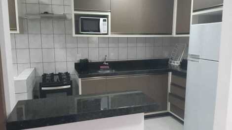 Apartamento de 3 dormitorios con aire acondicionado en primera línea de playa en el corazón de Meia Praia.