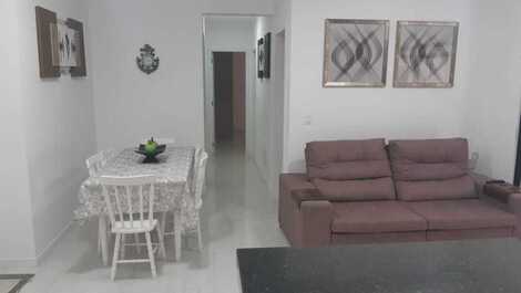 Apartamento de 3 dormitorios con aire acondicionado en primera línea de playa en el corazón de Meia Praia.