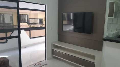 Apartamento de 3 dormitorios con aire acondicionado en primera línea de playa en el corazón de Meia Praia.