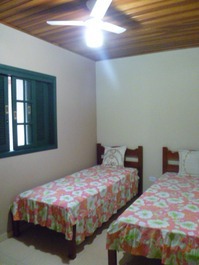 UBATUBA BEACH CASA CERRADA POR EL MAR CON 5 DORM.