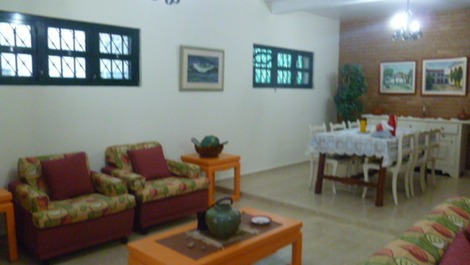 UBATUBA BEACH CASA CERRADA POR EL MAR CON 5 DORM.