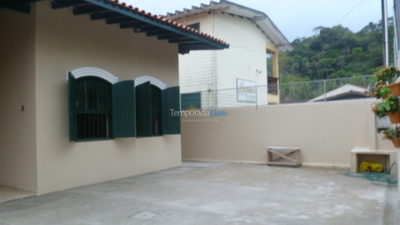 Casa para alquiler de vacaciones em Ubatuba (Enseada)