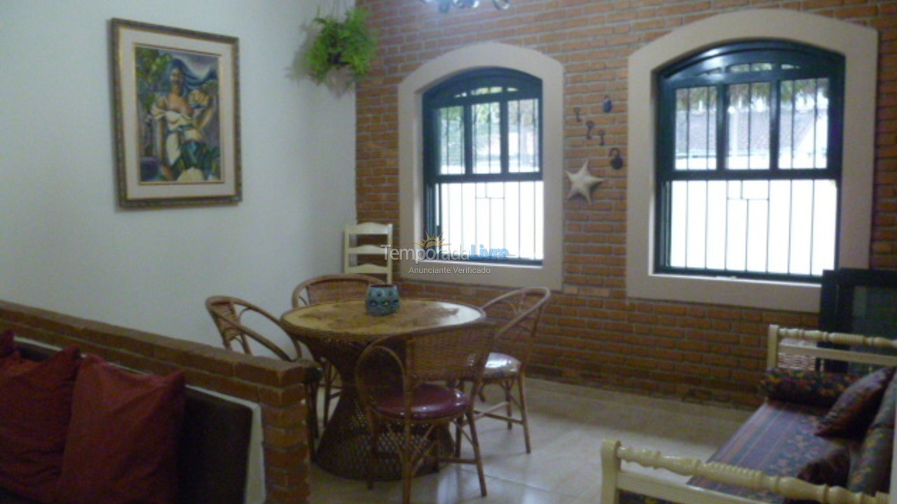 Casa para alquiler de vacaciones em Ubatuba (Enseada)