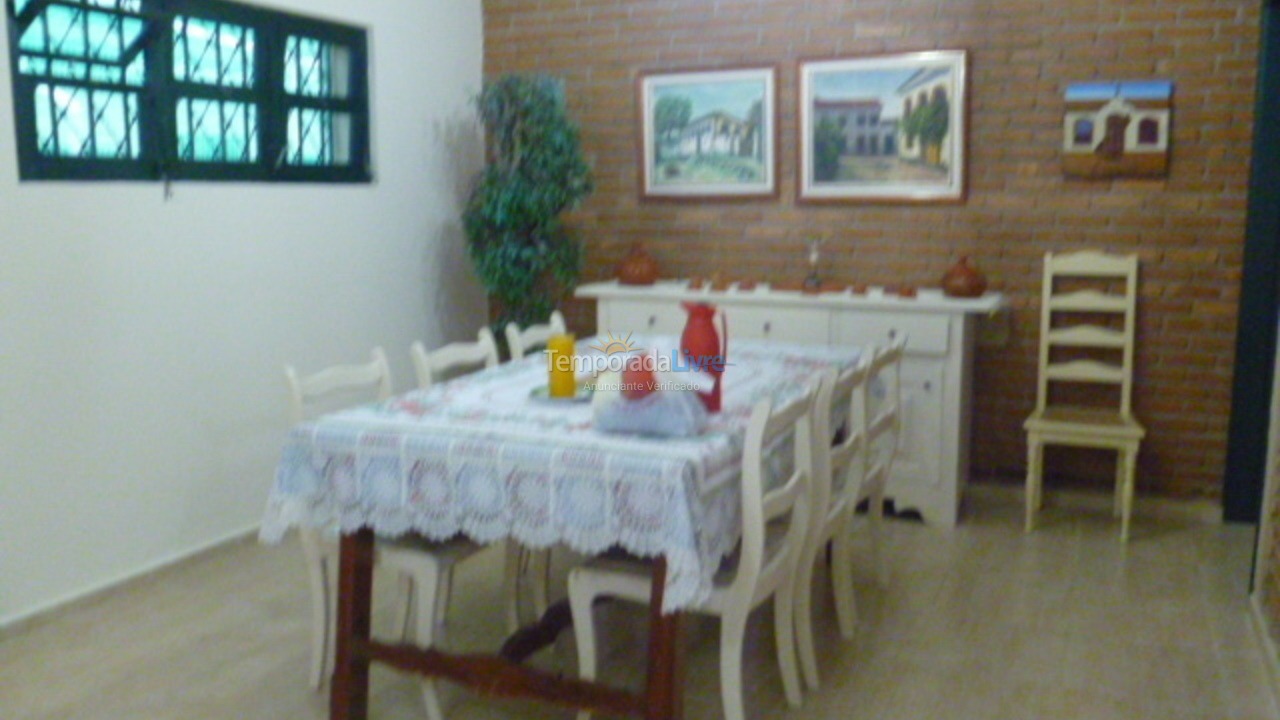 Casa para alquiler de vacaciones em Ubatuba (Enseada)