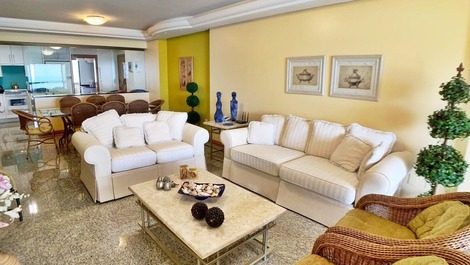 Ed. Beach Tower 04 bedrooms sea front Balneário Camboriú