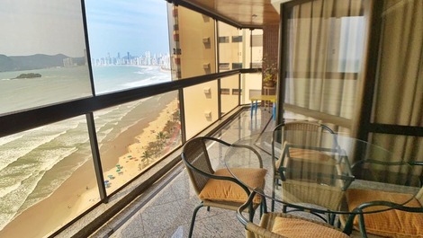 Ed. Beach Tower 04 bedrooms sea front Balneário Camboriú