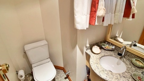 Ed. Beach Tower 04 bedrooms sea front Balneário Camboriú