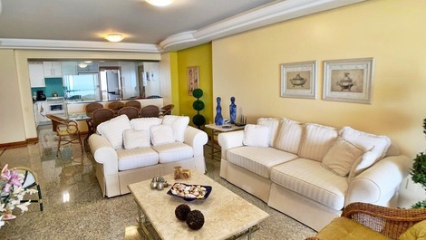 Ed. Beach Tower 04 bedrooms sea front Balneário Camboriú