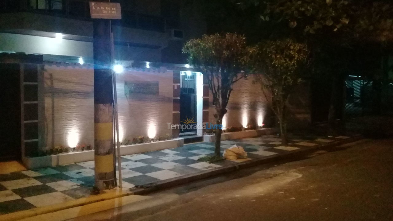 Apartamento para aluguel de temporada em Guarujá (Astúrias)