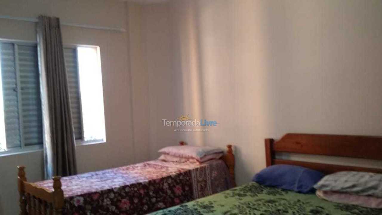 Apartamento para aluguel de temporada em Mongaguá (Centro)