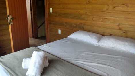 House in Praia do Rosa 03 rooms, 300 mts from the center!