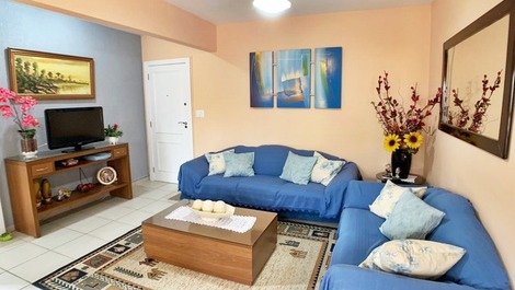 Ed. Márcia: 2 quartos com ar cond. quadra mar em Balneário Camboriú