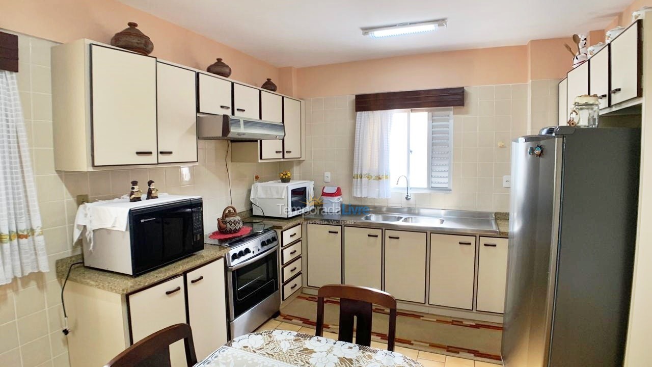 Apartamento para aluguel de temporada em Balneário Camboriú (Praia Central)