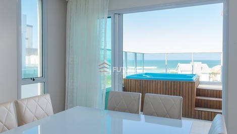 COVERAGE WITH SEA VIEW - MARISCAL, BOMBINHAS SC (LA125F)