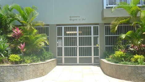 Apartamento Ubatuba - Praia Grande - 2 dormitorios a una cuadra del mar.