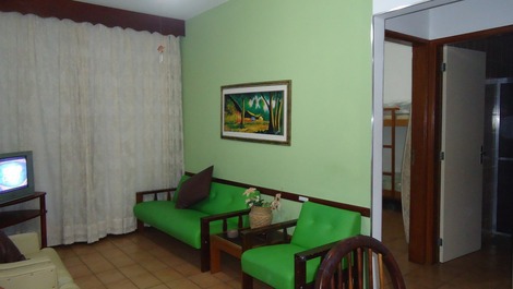 Apartamento Ubatuba - Praia Grande - 2 dormitorios a una cuadra del mar.