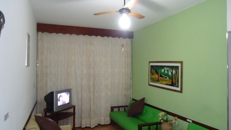 Apartamento Ubatuba - Praia Grande - 2 dormitorios a una cuadra del mar.