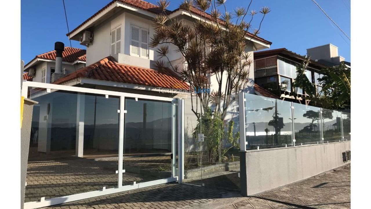 Casa para aluguel de temporada em Florianopolis (Canasvieiras)