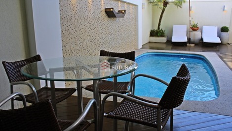 TOWNHOUSE WITH POOL SEASON RENTAL MARISCAL BOMBINHAS SC LC001EF