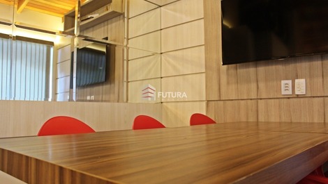 TOWNHOUSE WITH POOL SEASON RENTAL MARISCAL BOMBINHAS SC LC001EF