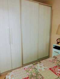 roupeiro com 2 portas 