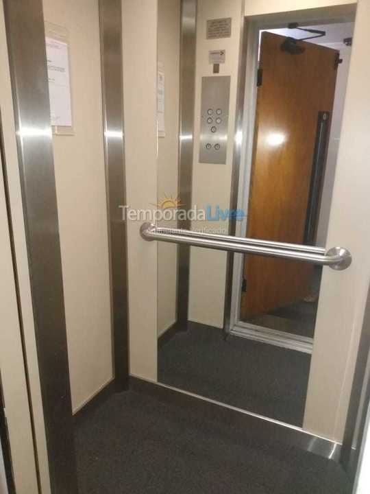 Apartamento para aluguel de temporada em Balneário Camboriú (Praia Central)