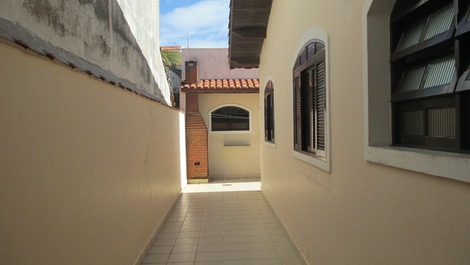 House with pool 100 meters from the beach